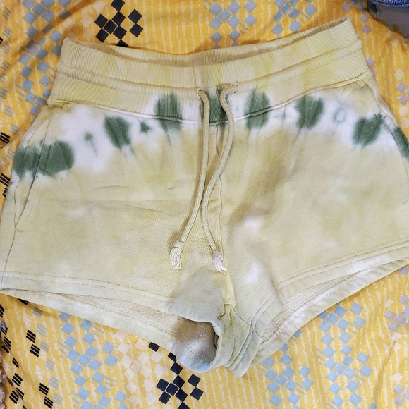 Aritzia / TNA Tie Dye Sweat Shorts Sz XS - Picture 3 of 4
